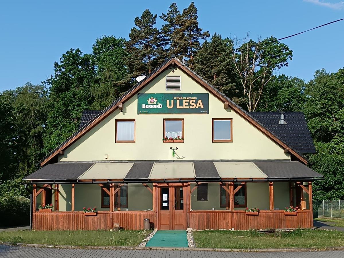Restaurace A Penzion U Lesa Havirov Exterior photo